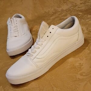 VANS Old Skool Classic White Sneakers Men's 12.0 Women's 13.5